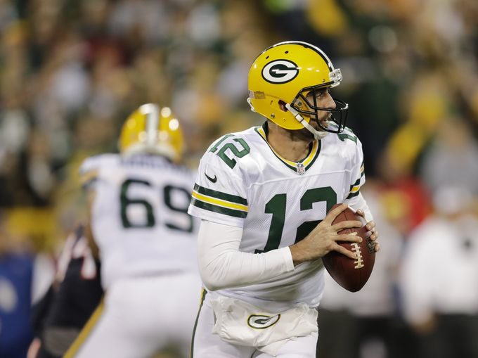 Green Bay Packers quarterback Aaron Rodgers vs the Chicago Bears