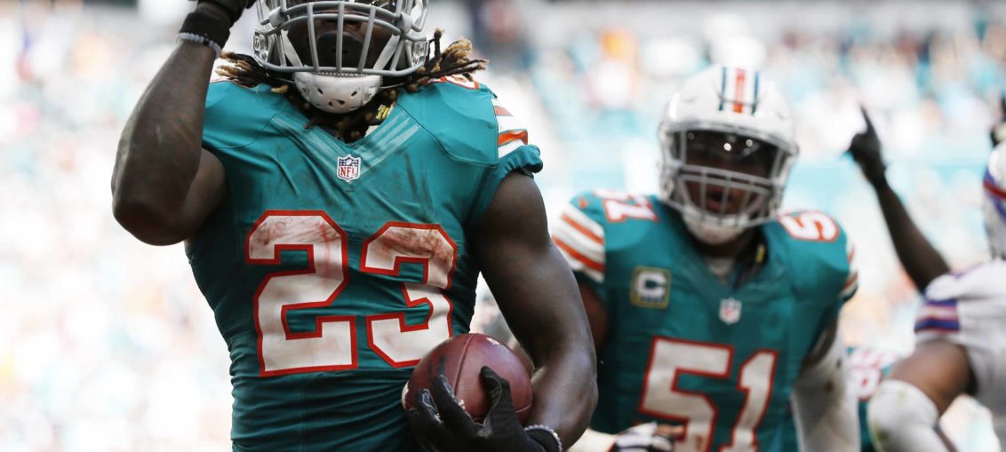 Miami Dolphins running back Jay Ajayi runs for 200 yards against Buffalo Bills